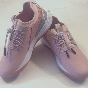 New! CLOVE Limited Edition Pink Up Classic NWOT 7.5